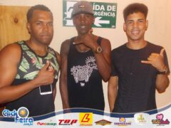 Faz o Sinalzinho da Amizade