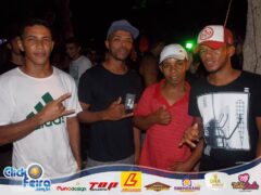 Faz o Sinalzinho da Amizade
