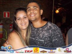 Faz o Sinalzinho da Amizade